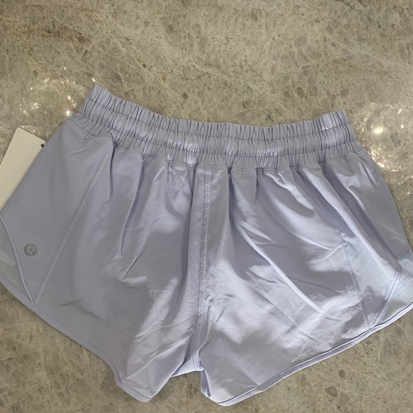 Lululemon Hotty Hot Short II 2.5" - Picture 8 of 16